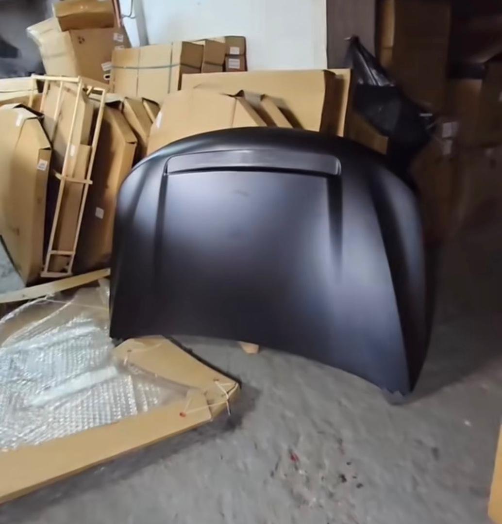 Demon Style Fiberglass Hood for Jeep Grand Cherokee